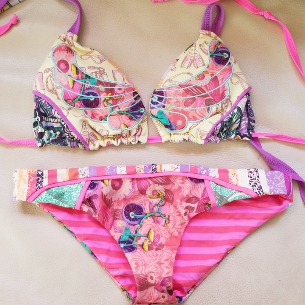 NWOT Maaji Switzerland reversible swimsuit Sm